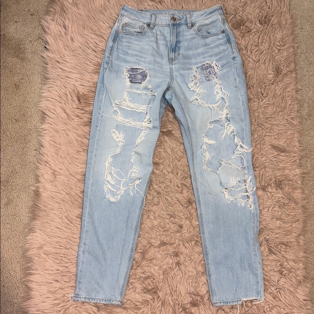 American Eagle Outfitters Light Blue Distressed Boyfriend Jeans